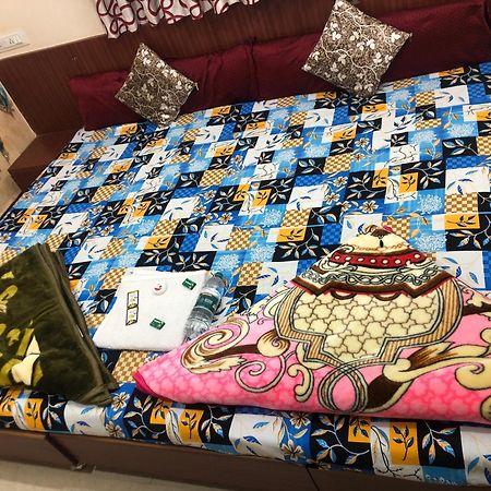 New Yanti Guest House Ujjain Ngoại thất bức ảnh