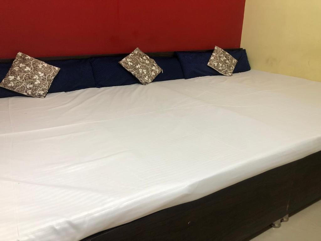 New Yanti Guest House Ujjain Ngoại thất bức ảnh